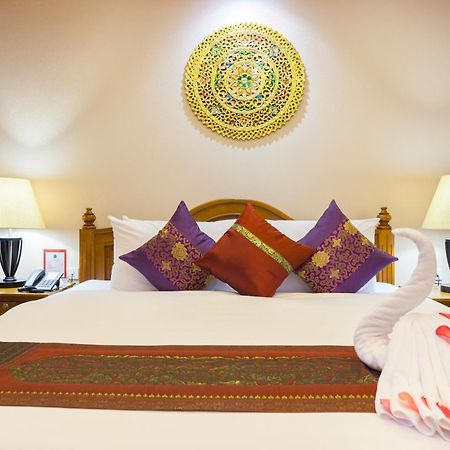 Royal Phawadee Village Patong - 2 Minutes Walk To The Beach Exterior photo