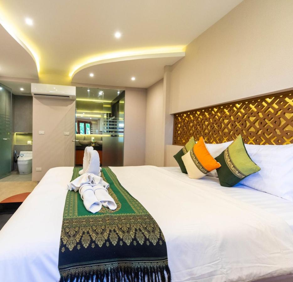 Royal Phawadee Village Patong - 2 Minutes Walk To The Beach Exterior photo