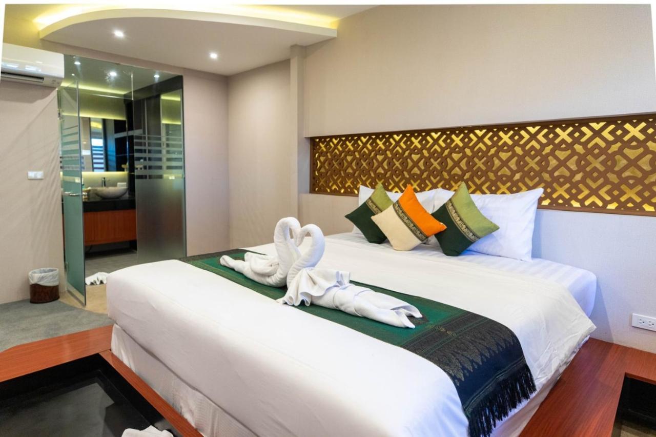 Royal Phawadee Village Patong - 2 Minutes Walk To The Beach Exterior photo