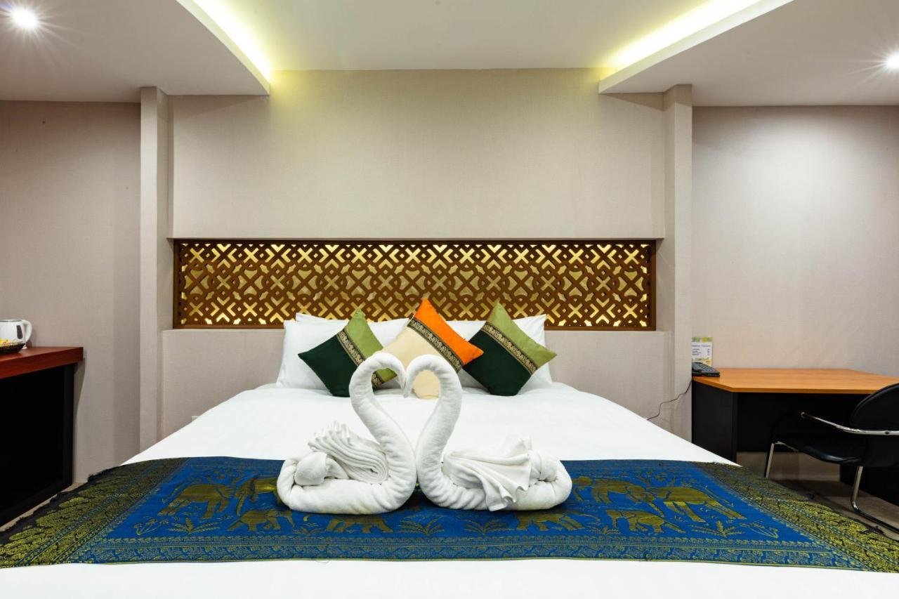 Royal Phawadee Village Patong - 2 Minutes Walk To The Beach Exterior photo