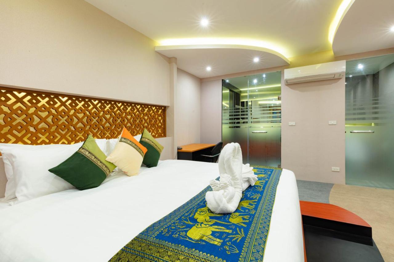 Royal Phawadee Village Patong - 2 Minutes Walk To The Beach Exterior photo