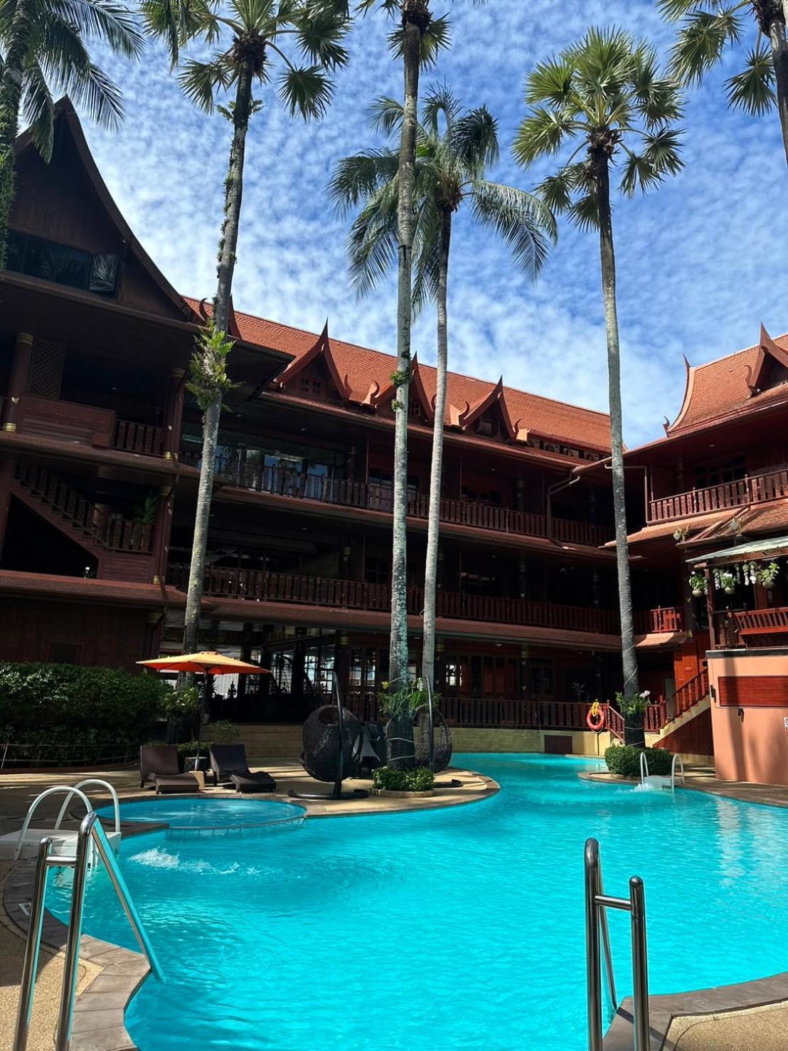 Royal Phawadee Village Patong - 2 Minutes Walk To The Beach Exterior photo